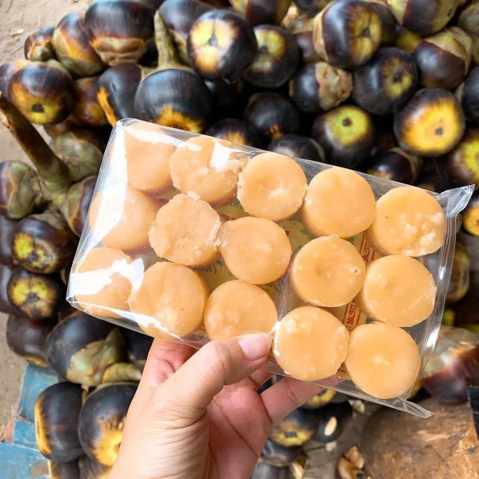Đường Thốt Nốt - Vị ngọt thanh tao từ vùng đất Bảy Núi An Giang. Không gắt, hậu vị thơm mùi khói đặc trưng của đường thốt nốt truyền thống. - Nguyên liệu Authentic Cham Cakes Kim Quang Bakery